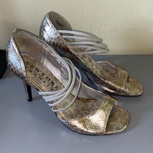Nine West Gold Snakeskin Heels Square Peep Toe 🐍